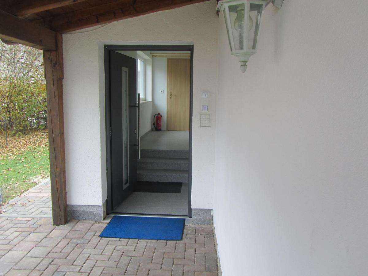 Marienstrasse Apartment Neukirchen vorm Wald Bagian luar foto